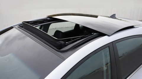 Common car sunroof problems and sunroof maintenance