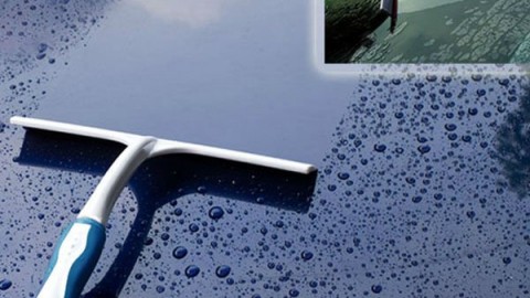How to Clean the Inside of a Car Windshield