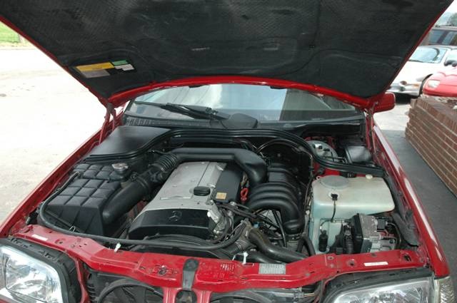 How to Troubleshoot a 1995 Mercedes C-280 Engine