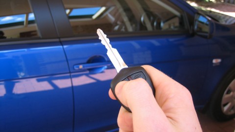 Guides on automotive door lock maintenance