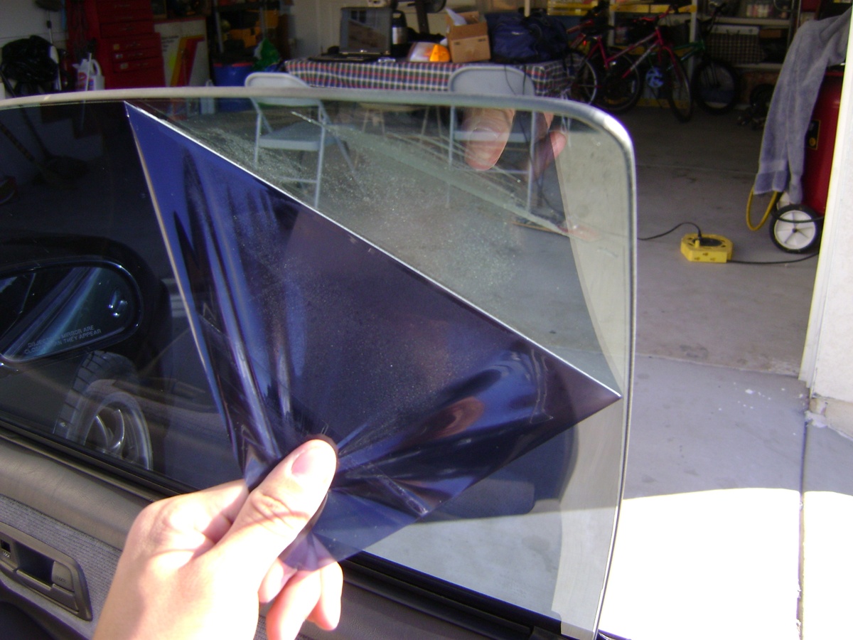 Things to bear in mind to facilitate car tint removal