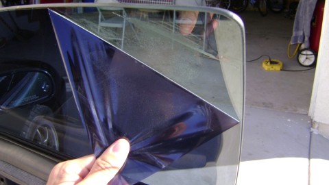 Things to bear in mind to facilitate car tint removal