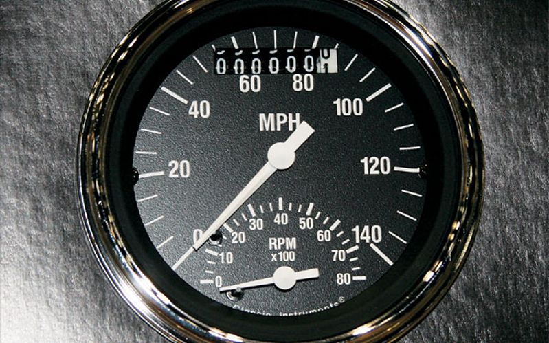 What speed do car mechanical speedometers actually diaplay