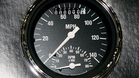 What speed do car mechanical speedometers actually diaplay
